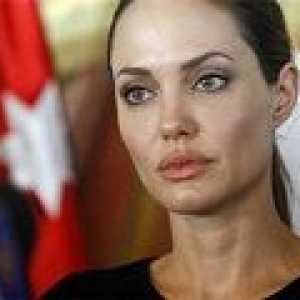 Хепатит постепенно убива Анджелина Джоли