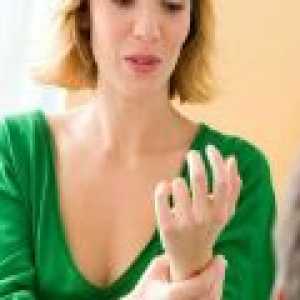 Защо вцепенен пръстите по време на бременността?